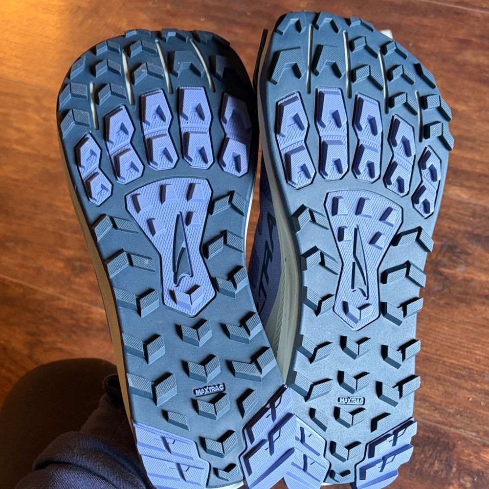 Altra Lone Peak 9 Trail Shoe - Lavender and Gray - Picture 2 of 4